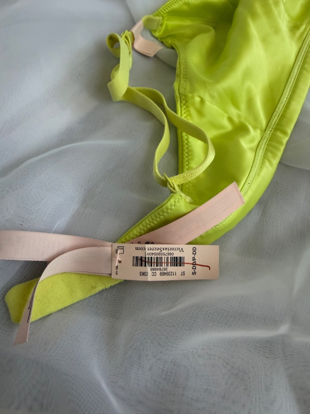 Victoria’s Secret Tease Wireless Triangle Bralette | S DD | NWT | Soft Feminine - Picture 9 of 9